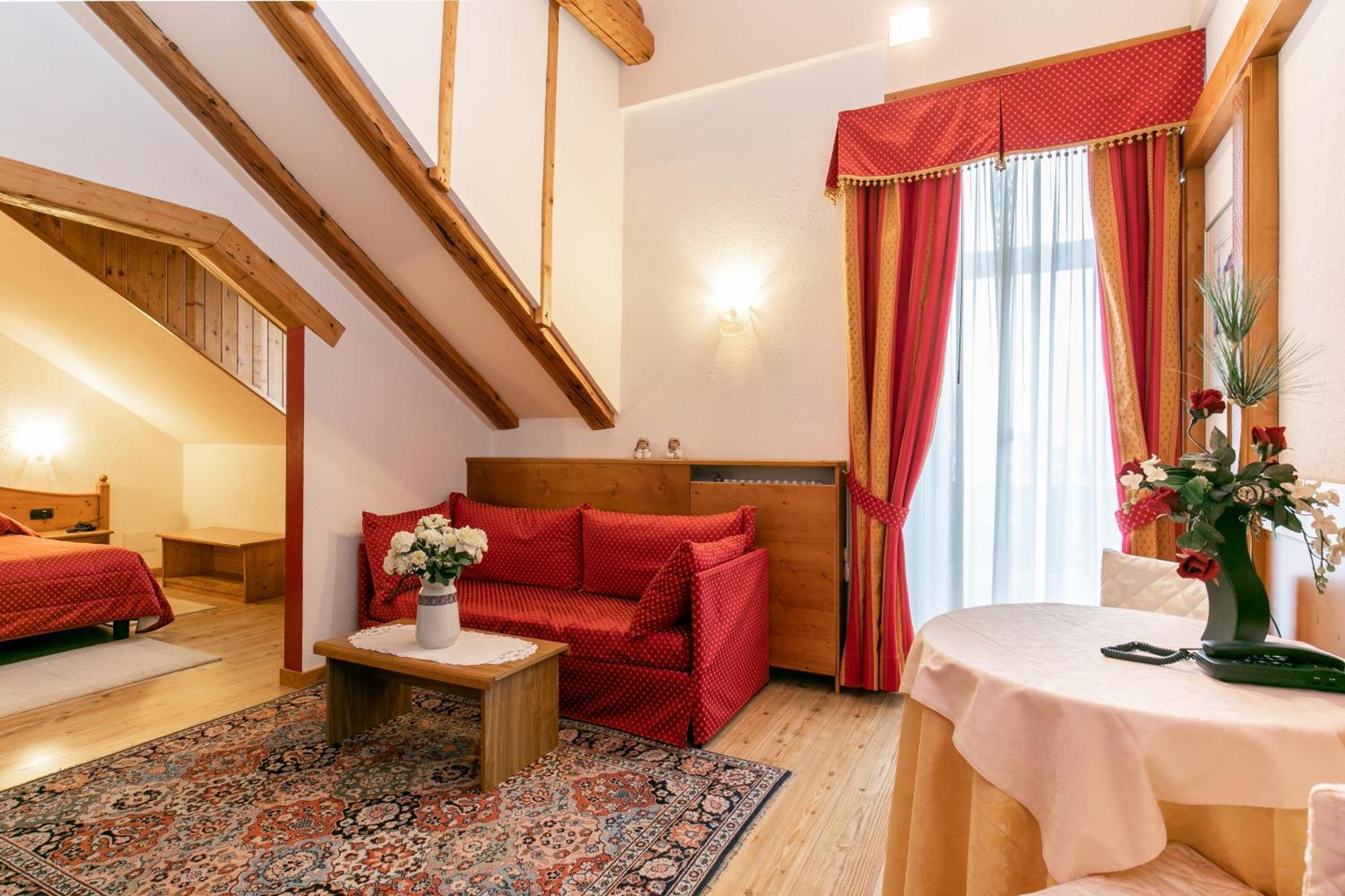 G. Hotel Des Alpes San Martino Di Castrozza Esterno foto