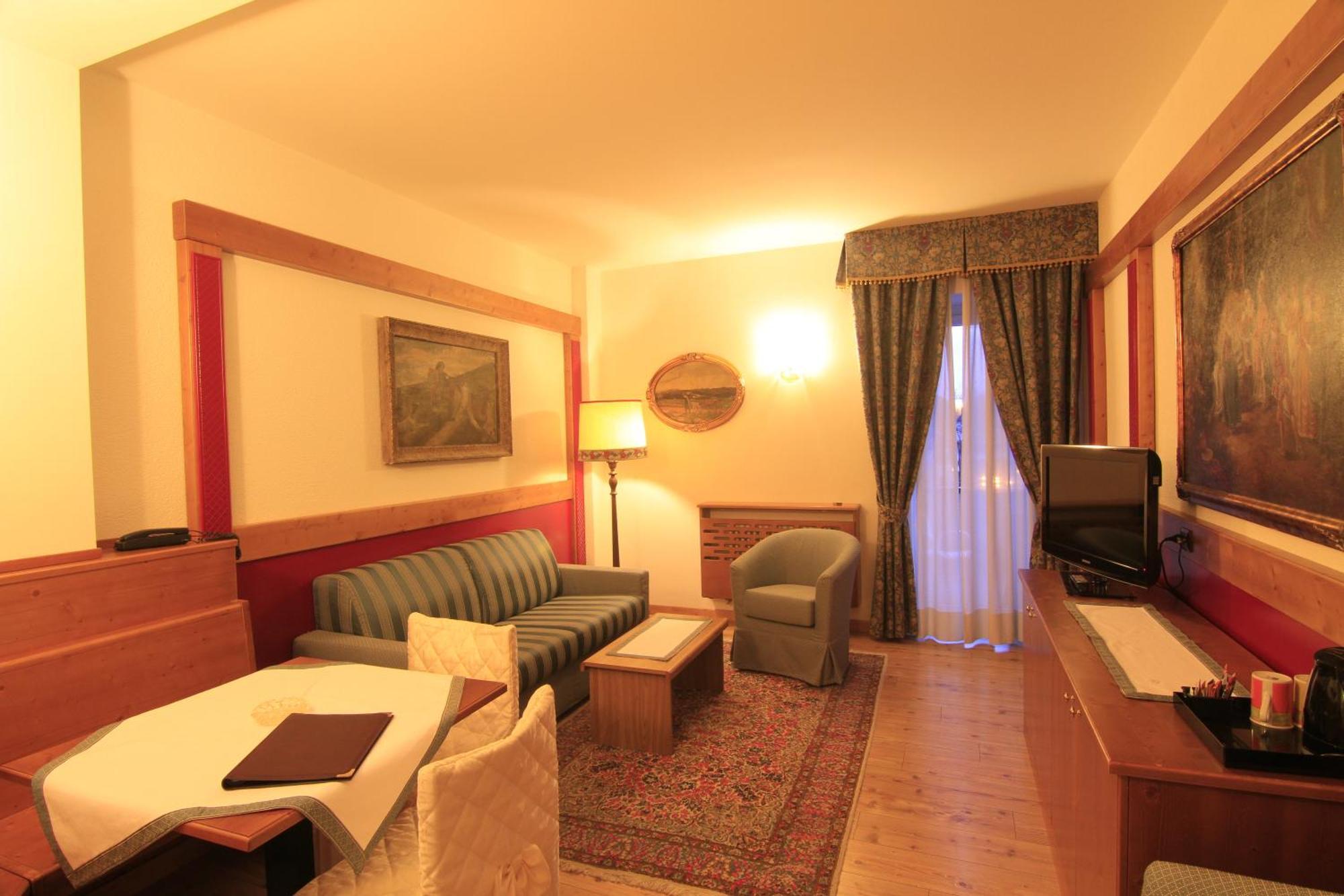 G. Hotel Des Alpes San Martino Di Castrozza Esterno foto