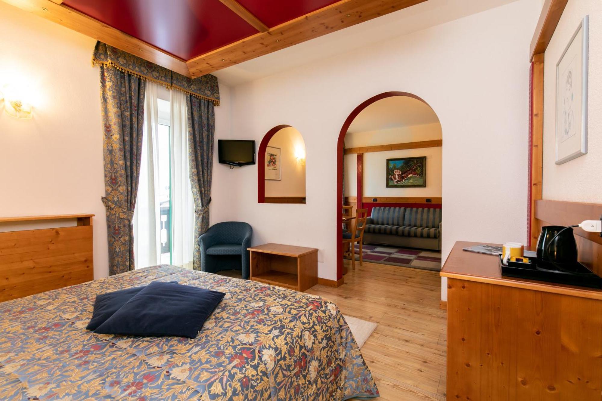 G. Hotel Des Alpes San Martino Di Castrozza Esterno foto