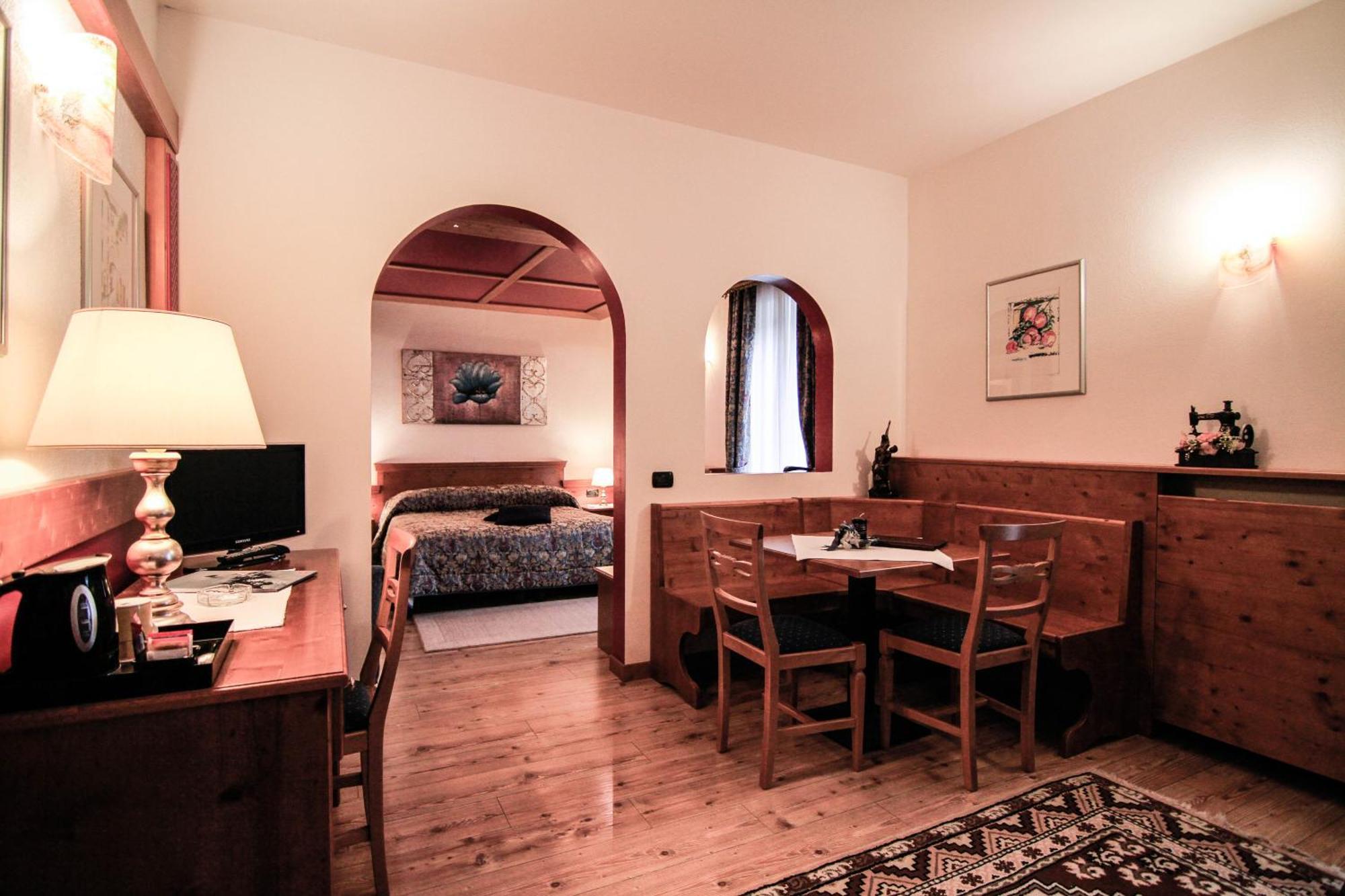 G. Hotel Des Alpes San Martino Di Castrozza Esterno foto