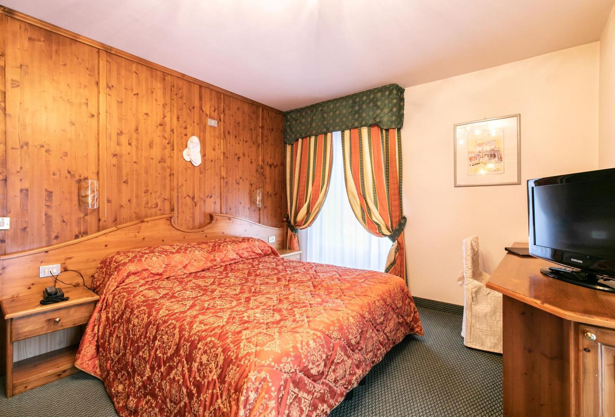 G. Hotel Des Alpes San Martino Di Castrozza Esterno foto