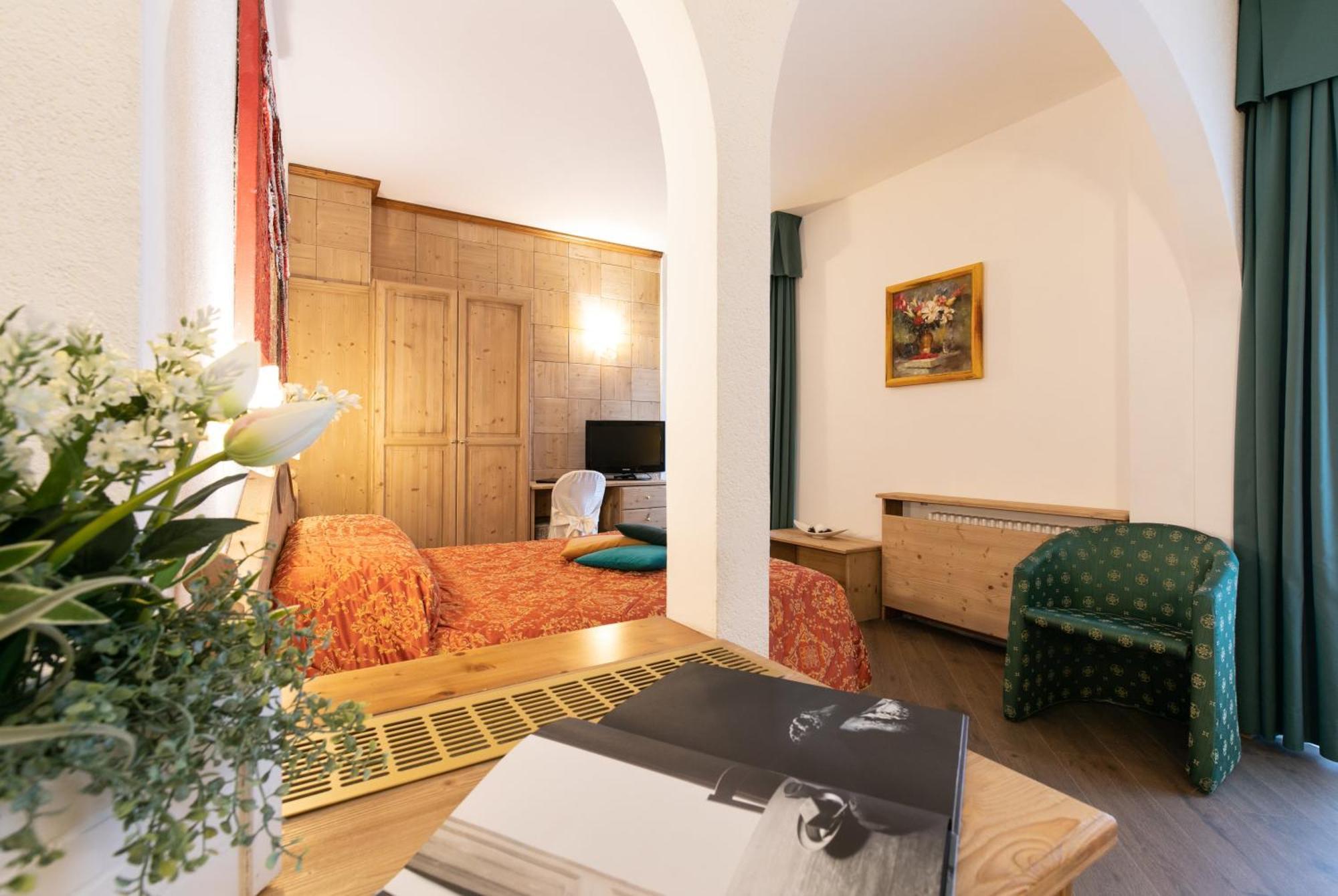 G. Hotel Des Alpes San Martino Di Castrozza Esterno foto
